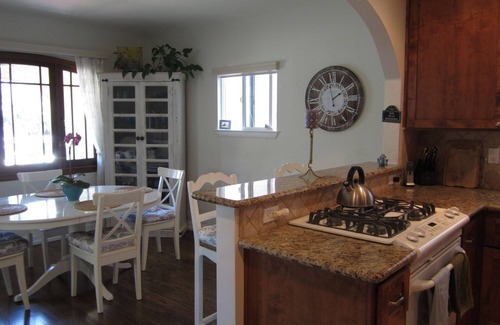 Belmont Shore Casa | Linda y lujosa casa de playa en el moderno Belmont Shore !! PASEO A LA PLAYA Y RESTAURANTES!