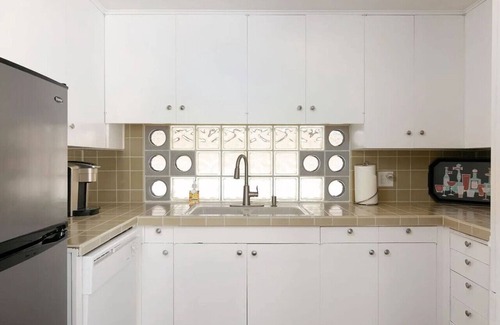Hollywood Beach Casa | Cute Mid-Century Beach Side Bungalow | Beachside