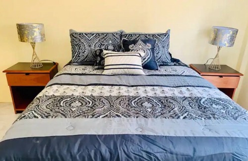 Lomas de Valle Verde Apartamento | Cute one bedroom rental with garage parking!