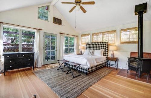 Sonoma Casa | Cute One Room Bungalow In Sonoma- Includes Wine Tasting Passport