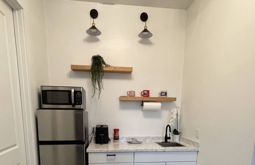 Sunshine Casa | Cute Private 2 bed 1 bath