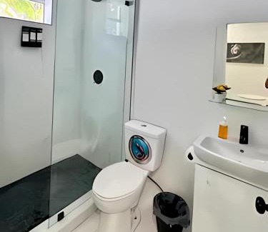 West Little Havana Casa | Cute Private Room - Close to airport & Free parking 01