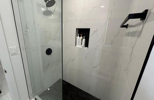 West Little Havana Casa | Cute Private Room, near the Airport - Free parking - 02