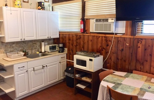 Timber Pond III Apartamento | Cute, Quiet And Meticulously Kept. This Private Studio Is Close To Everything.
