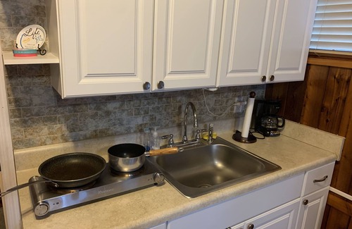 Timber Pond III Apartamento | Cute, Quiet And Meticulously Kept. This Private Studio Is Close To Everything.
