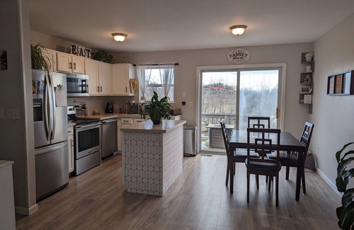 Schuylerville Casa | Cute Raised Ranch - 15 mins from Saratoga Track