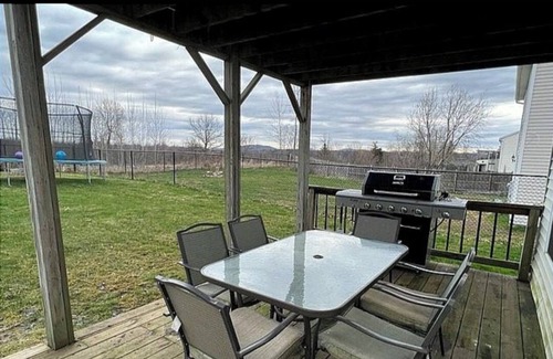 Schuylerville Casa | Cute Raised Ranch - 15 mins from Saratoga Track