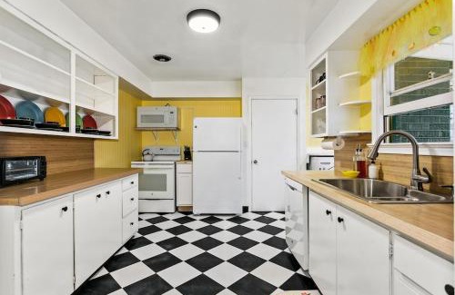 Winstead Park Casa | CUTE Remodeled Midcentury Cottage on Boise Bench