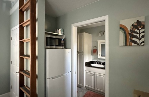 New Smyrna Beach Apartamento | Cute Studio just 2 blocks from New Smyrna Beach & Flagler Ave.