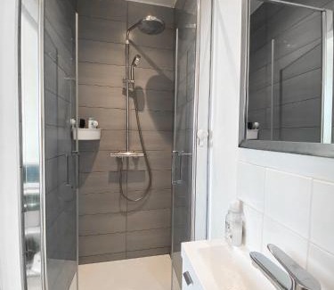Neuilly-sur-Seine Apartamento | Cute Studio near Arc de Triumph with Eiffeltower view