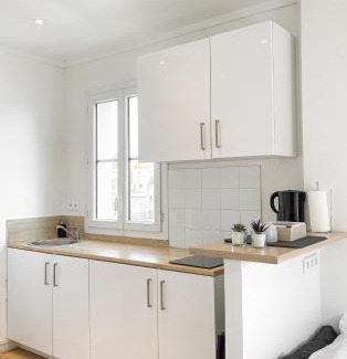 Neuilly-sur-Seine Apartamento | Cute Studio near Arc de Triumph with Eiffeltower view
