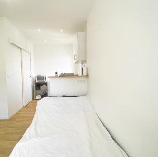 Neuilly-sur-Seine Apartamento | Cute Studio near Arc de Triumph with Eiffeltower view