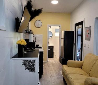 Georgia Coast Casa | Cute Tiny House with Fire Pit in Danville, Georgia for Relaxing Glamping Escapes in Nature