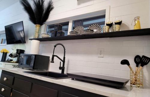 Georgia Coast Casa | Cute Tiny House with Fire Pit in Danville, Georgia for Relaxing Glamping Escapes in Nature