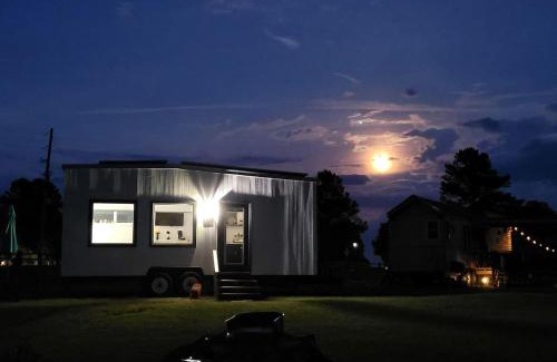 Georgia Coast Casa | Cute Tiny House with Fire Pit in Danville, Georgia for Relaxing Glamping Escapes in Nature
