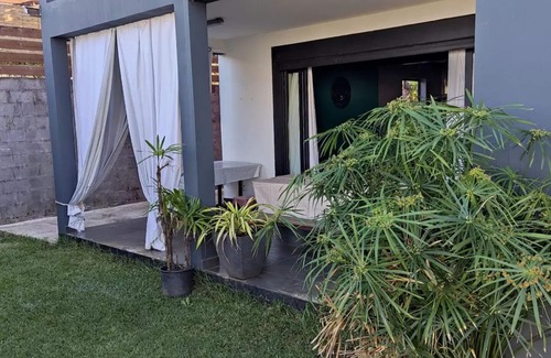 Petite-ÃŽle Casa | Cute villa 15 minutes from the beach