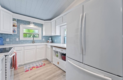Pirates Beach Casa | Cute w/ hot tub, tiki bar, walk to beach. Just added cowboy pool!
