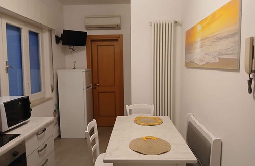 Cervia Apartamento | CV008 - Cervia, renovated three-room apartment on the seafront