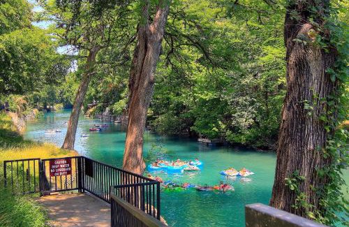 New Braunfels Apartamento | CW B203 Tubers Delight