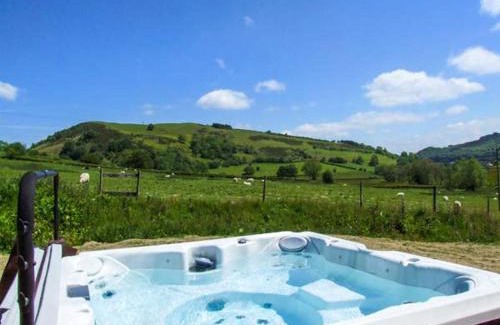 Knighton Casa | Cwmgilla Farm