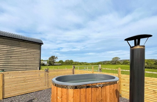 Rhyd-y-foel Cabaña | 1 bedroom accommodation in Abergele