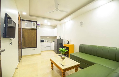 Gurugram Apartamento | Cyber Hub Retreat Near Global Foyer
