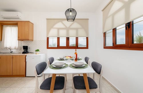 Mikri Vigla Apartamento | Cycladic apartment - just a few meters from Orkos beach!