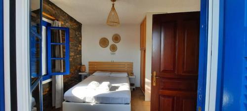 Kithnos Casa | Cycladic House KRIOS with a Pool and 2min from the beach