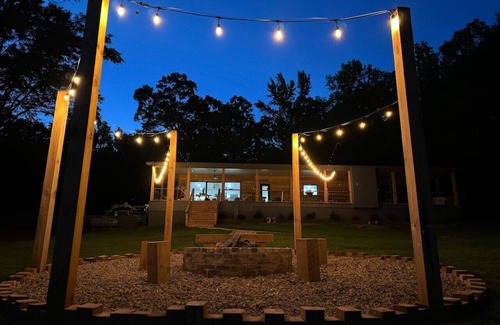 Homer Casa | Cypress Edge on Lake Claiborne ~ Sleeps 24