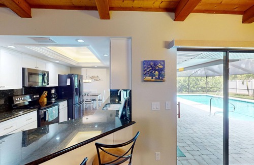 Biggar Casa | Cypress House Private SALTWATER pool. Great location, 7 miles to the beach!