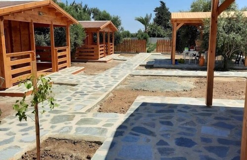 Agios Theodoros Chalet De Esquí | Cyprus Glamping Park