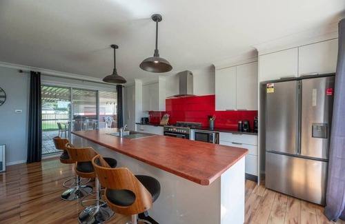 Dubbo Casa | Cyril Towers - Family Retreat, Pets Allowed