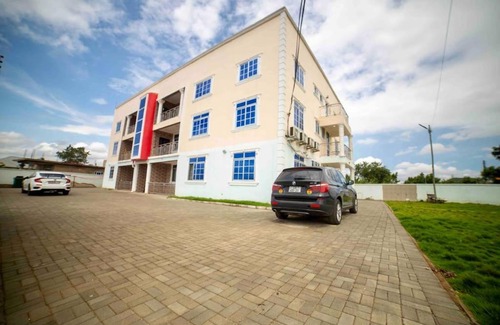 Accra Apartamento | CZECH HOUSE , entire 3 bedroom, Amasaman - Accra