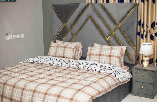 Accra Apartamento | CZECH HOUSE , entire 3 bedroom, Amasaman - Accra