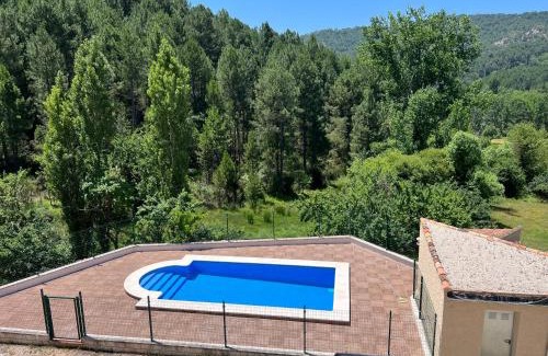 Segura de la Sierra Apartamento | Dúplex Río Madera