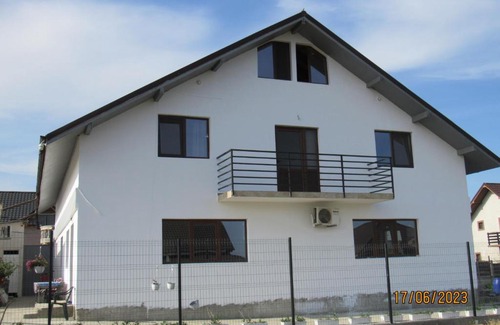 Corbu Casa | Dă-i pace