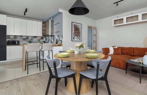 Czyzyny Apartamento | Dąbrowska 15C | Krakow | Spacious Apartment | Parking