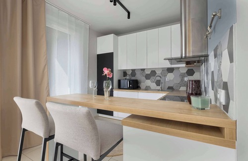 Czyzyny Apartamento | Dąbrowska 15C | Krakow | Spacious Apartment | Parking