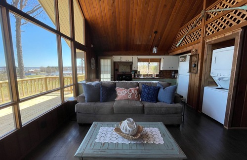 Farmerville Casa | D'arbonne Nest Rentals: The Eagles Nest Cabin
