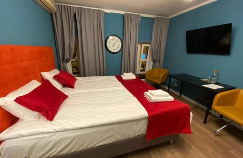 Foundry District Hotel | D bar and rooms
