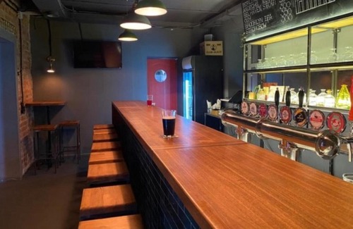 Foundry District Hotel | D bar and rooms