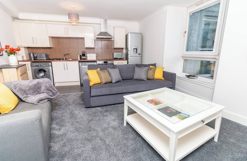 Dundee Apartamento | D'City Apartment, up to 5 guests