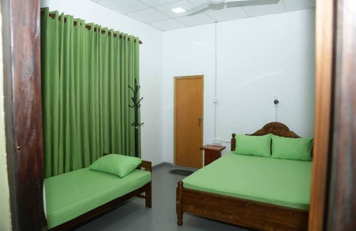 Anuradhapura Hotel | D Family Residence