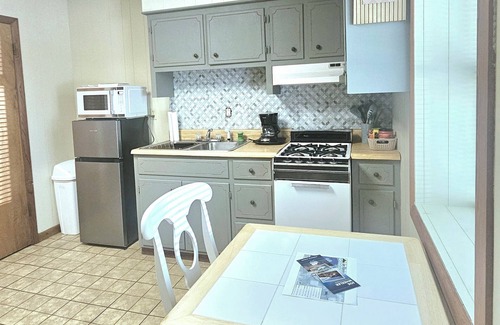 Rogersville Apartamento | D'Fishermen Trail - Cool studio with AC in outdoorsy Rogersville