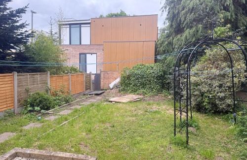 Belvedere Apartamento | D'Luxe Royal 3 bedrooms house in Abbeywood, London
