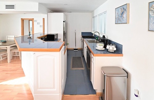 Overtown Villa | D’Mauchi-WaterHouse-Beaches20min-boat-dockparking