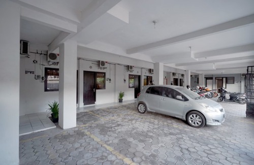 Depok Hotel | D'Paragon Seturan 1