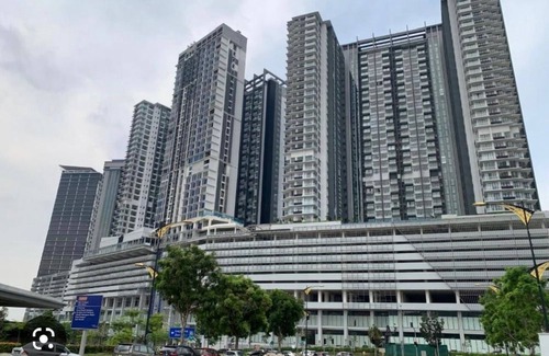 Gelang Patah Apartamento | D'pristine 3 bedroom condo 10pax 3mins walk to Legoland!