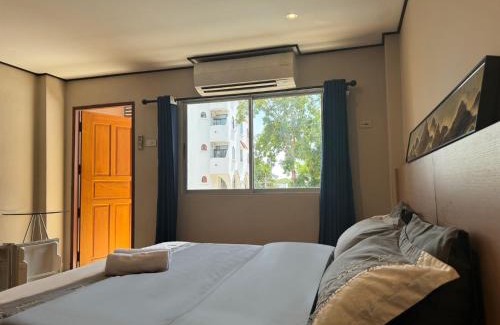 Pratumnak Hill Hotel | D Residence五分钟到达海滩