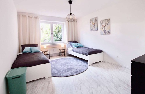 Unterbach Apartamento | D02 Helle und Freundliche Ferienwohnung für Drei in Düsseldorf mit Gratis W-lan und Waschmaschine